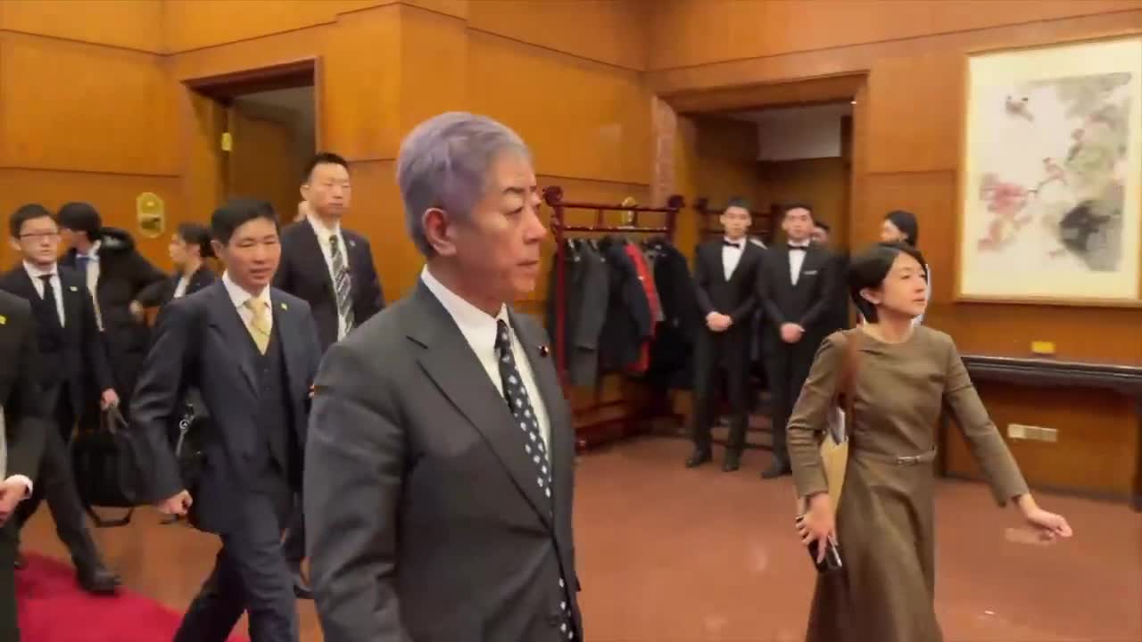 De Japanse minister van Buitenlandse Zaken Takeshi Iwaya is in Beijing aangekomen om gesprekken te voeren met zijn Chinese ambtgenoot Wang Yi. Dit zou Iwaya's eerste bezoek aan de Chinese hoofdstad zijn sinds hij in oktober minister van Buitenlandse Zaken van Japan werd.